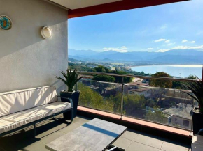 T2 avec vue mer à l'entrée de la ville d'Ajaccio